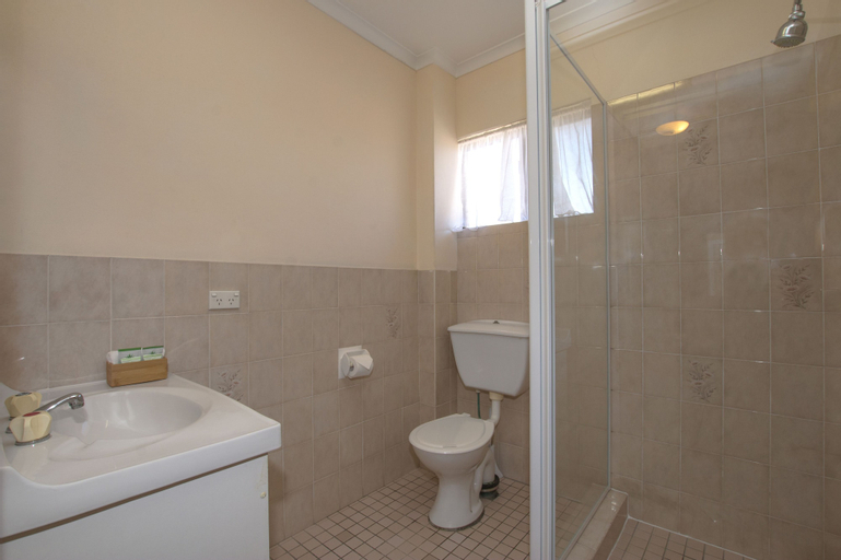Bathroom 4