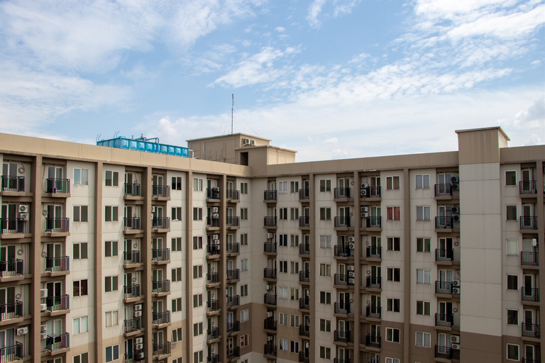 Exterior & Views 2, Well Furnished 2BR at Podomoro Golf View Apartment By Travelio, Bogor