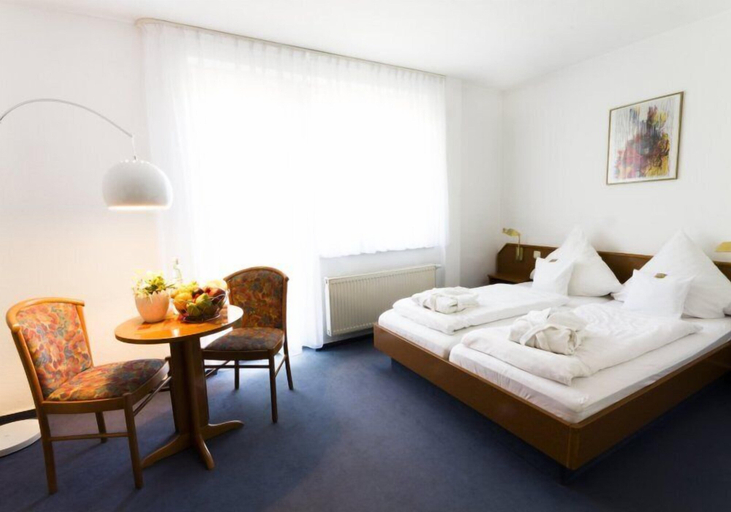 Bedroom 2, Hotel Römerstein, Mainz