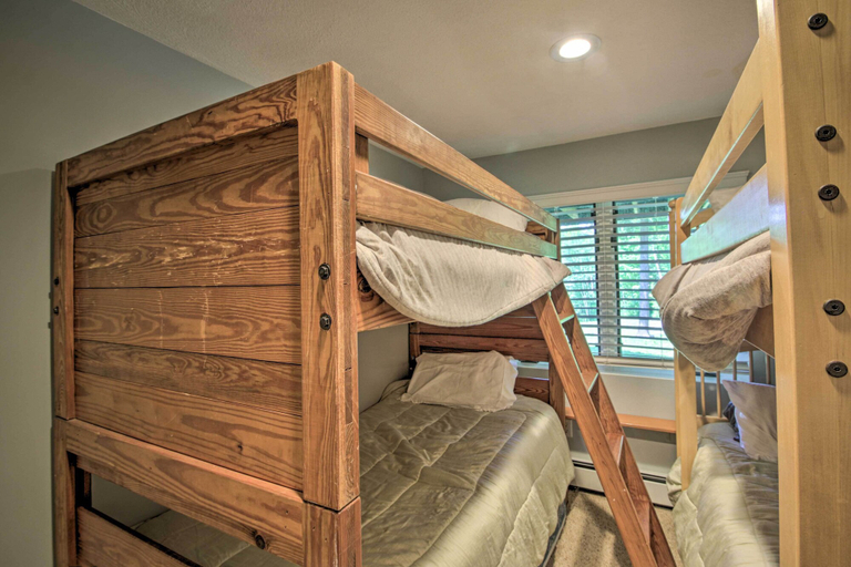 Bedroom 3, Bartlett Condo w/ Mtn-view Deck < 1 Mi to Skiing!, Carroll
