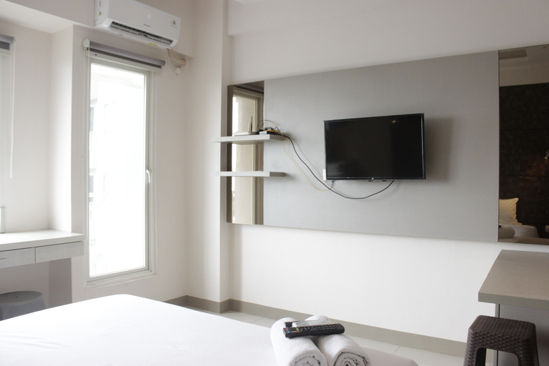Bedroom 3, Cozy Studio Room Apartment at Galeri Ciumbuleuit 2 By Travelio, Bandung