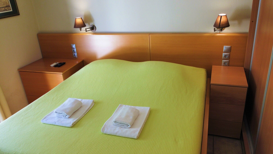 Bedroom 2, Villiana Holiday Apartments, Crete