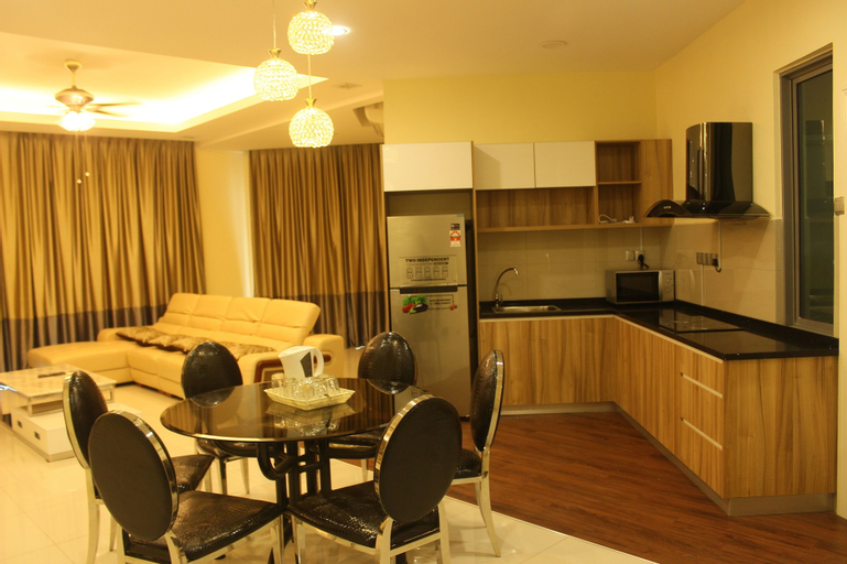 Dining Room 11