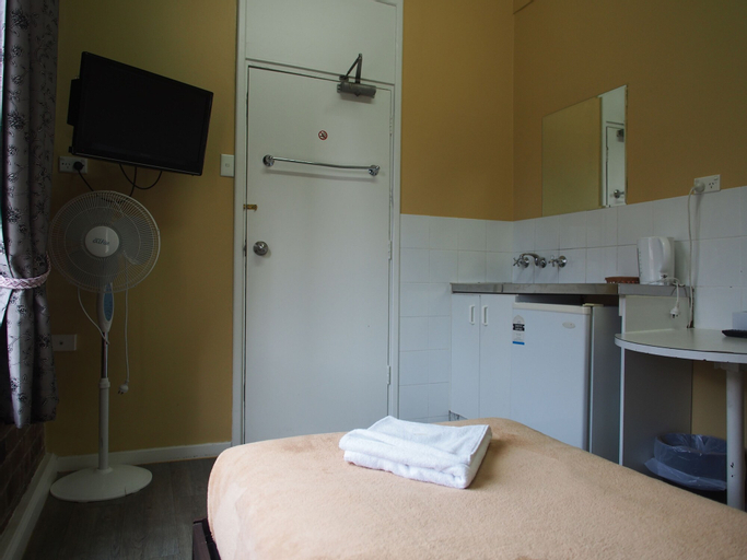 Bedroom 6