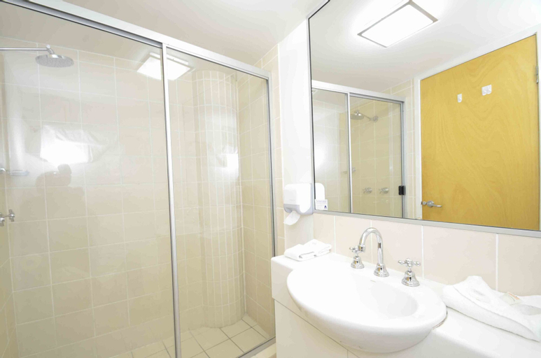 Bathroom 12
