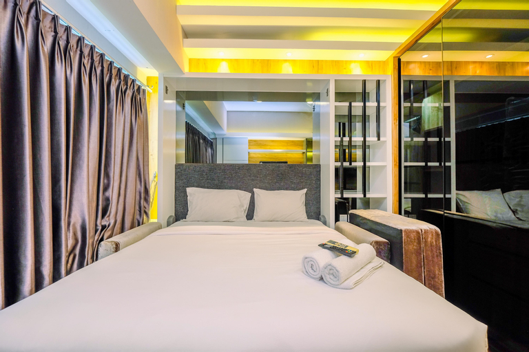 Studio Apartment at Springlake Summarecon with Cozy Design By Travelio, Bekasi