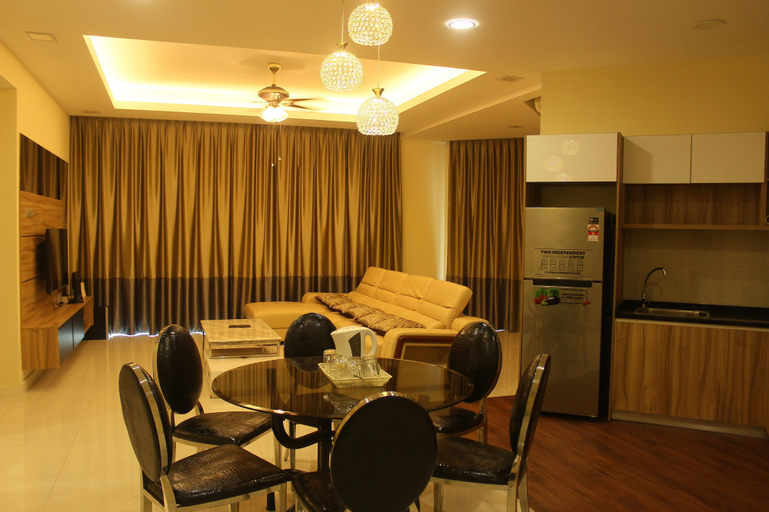Dining Room 10