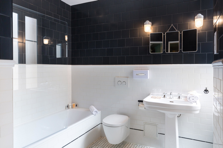 Bathroom 15