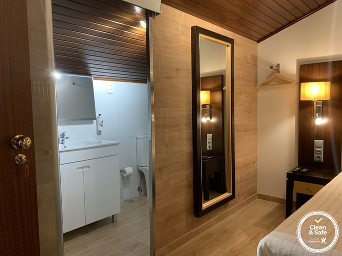 Bathroom 4, Discovery Apartment Carnaxide, Oeiras