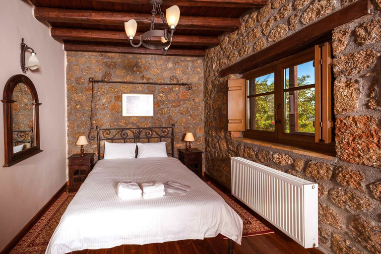 Bedroom 2, Pera Alonia Guest House, Peloponnese