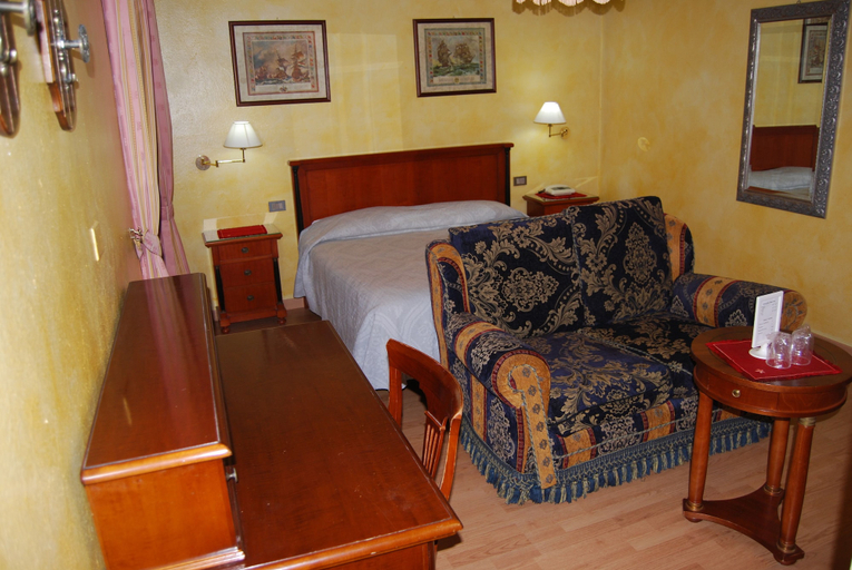 Bedroom 2, Garda Sol Apart-hotel Beauty & SPA, Brescia