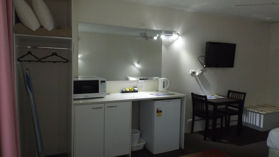 Others 4, Coffs Harbour Pacific Palms Motel, Coffs Harbour - Pt A