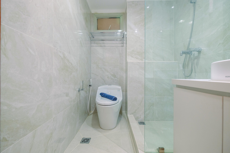 Bedroom 3, Elegant and Nice 3BR Apartment at Sudirman Tower Condominium By Travelio, South Jakarta