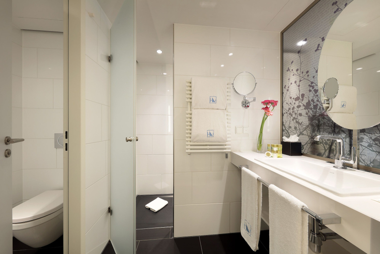 Bathroom 4, Eurostars Book Hotel, München