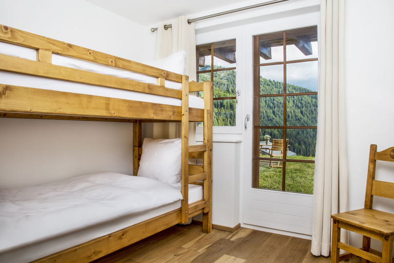 Bedroom 3, Chandolin Boutique Hotel, Sierre