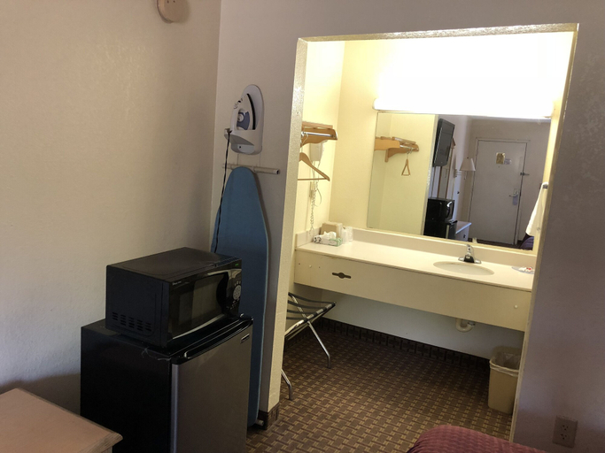 Bathroom 3, Jax Inn, Duval