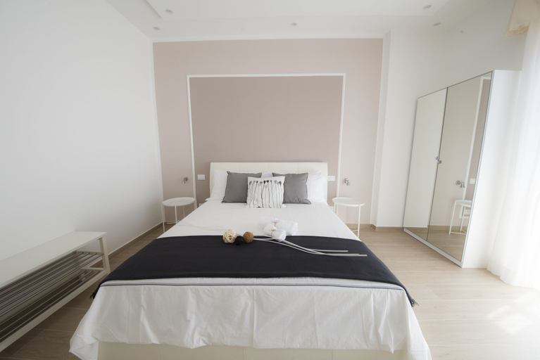 Bedroom 2, B&B Chérie - Centro di Salerno, Salerno