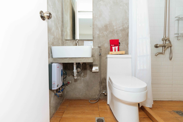 Bathroom 5