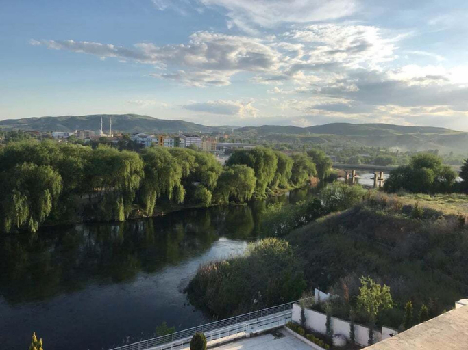 Exterior & Views 14