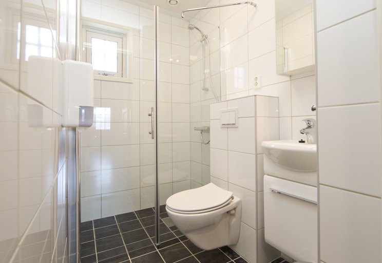 Bathroom 3, Birkebeineren Apartments, Lillehammer