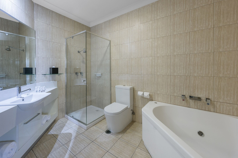 Bathroom 5, The Carrington Hotel Shepparton, Shepparton
