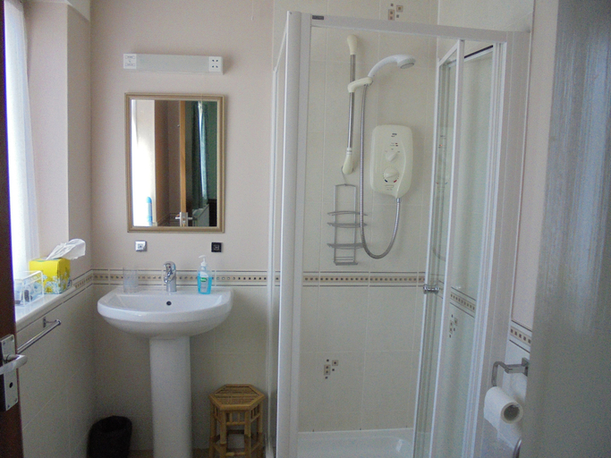 Bathroom 5, Avondale House, Highland