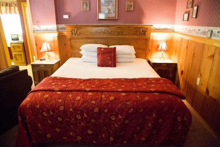 Bedroom 2, Cathy's Cottages, San Bernardino