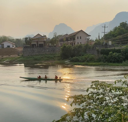 Exterior & Views 2, Lisha Grand Riverside Hotel, Vangvieng