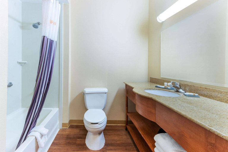 Bathroom 5, La Quinta Inn & Suites by Wyndham Hobbs, Lea