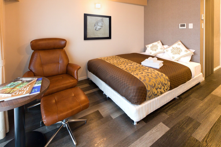 Bedroom 1, Mr.KINJO in Asahibashi station square, Naha