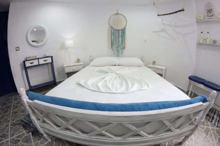 Bedroom 3, Silis Beach House, Attica