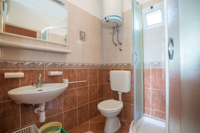 Bathroom 5, Apartments Tolj, Podgora