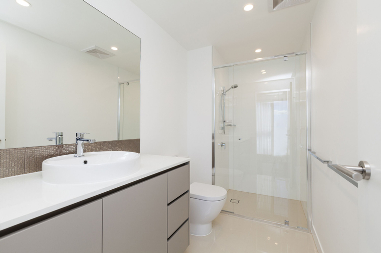 Bathroom 9