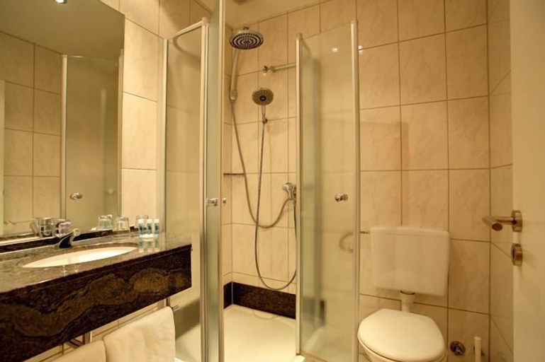 Bathroom 9