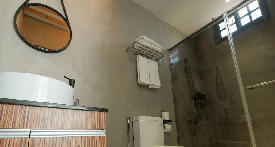 Bathroom 5, Journey Hostel, Tainan