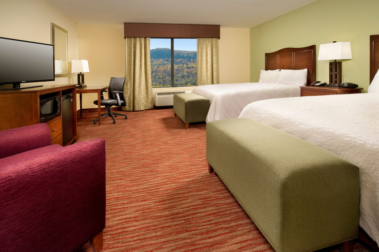 Bedroom 3, Hampton Inn Kimball, Marion