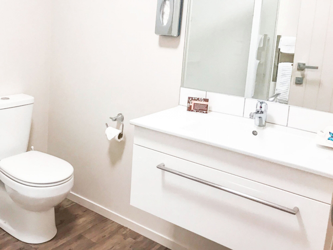 Bathroom 4, Harbour View Motel, Timaru