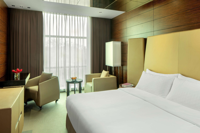Bedroom 4, Radisson Blu Atria Bengaluru, Bangalore