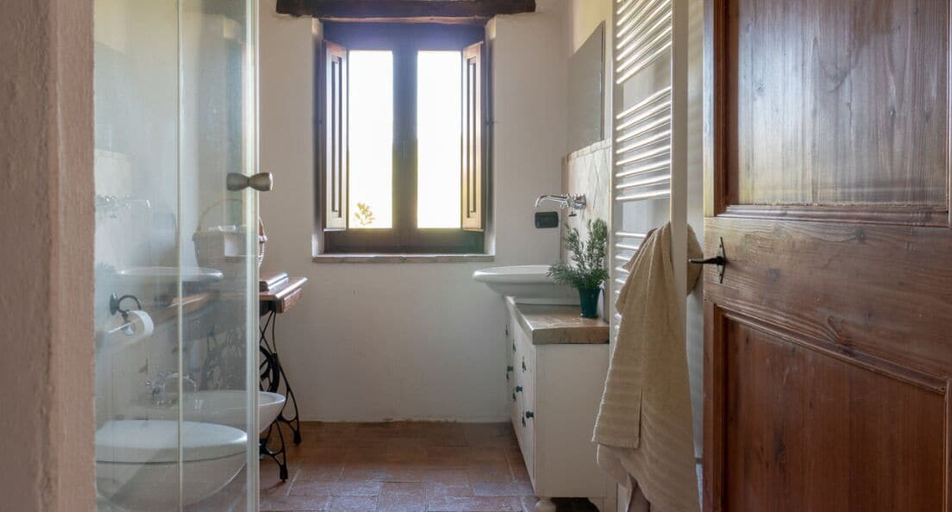 Bathroom, Family Friendly Accommodation in Umbria, Perugia