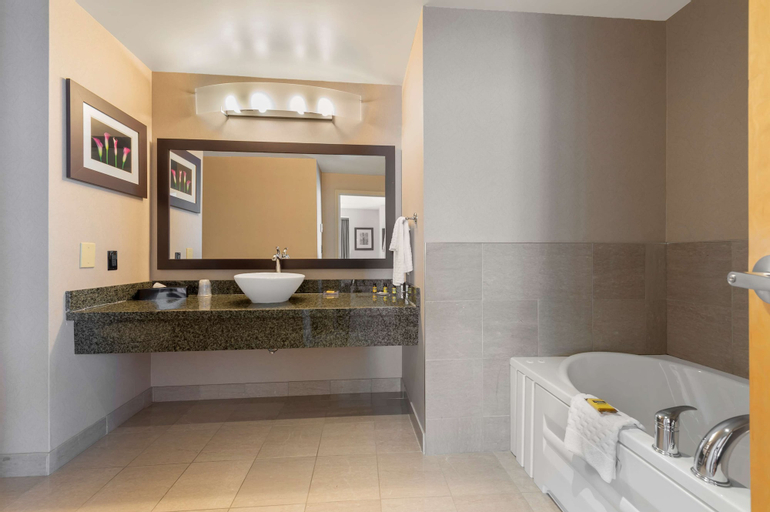 Bathroom 12