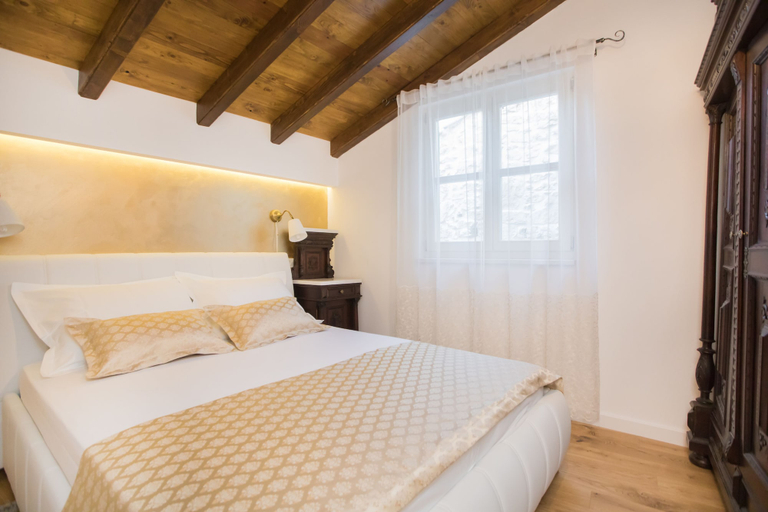 Bedroom 2, Residence Teatro - Near Cathedral of St James, Šibenik
