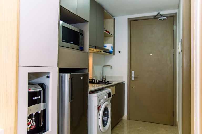 Private kitchen 2, Fancy And Nice Studio Apartment At Gold Coast, Jakarta Utara