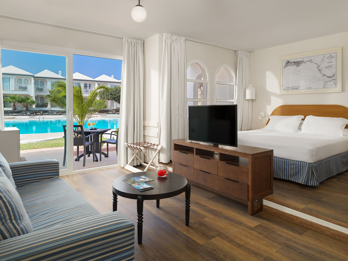 Bedroom 2, H10 Ocean Suites, Las Palmas