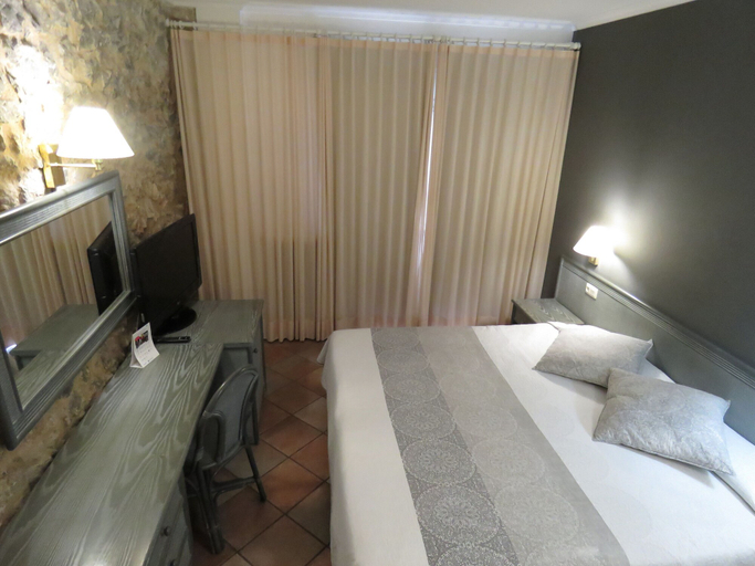 Bedroom 3, Hotel Santa Anna, Girona