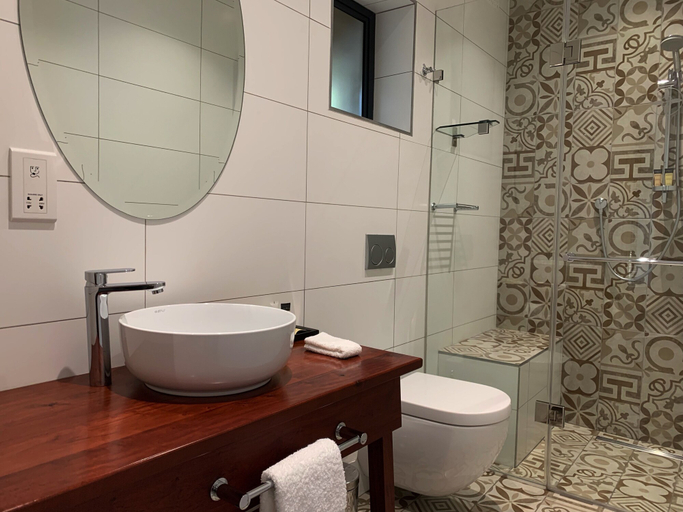 Bathroom 4, Pamarah Lodge, Hwange