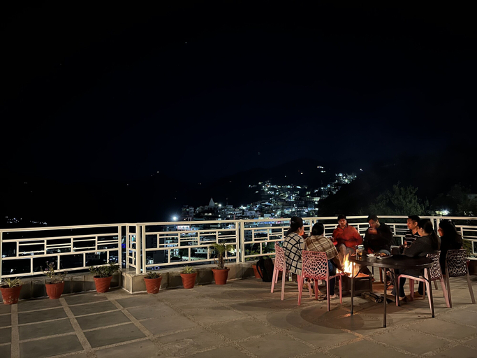 Food & Drinks 4, Gautam Residency Chamba, Tehri Garhwal