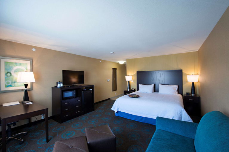Bedroom 3, Hampton Inn Saskatoon South, Division No. 11