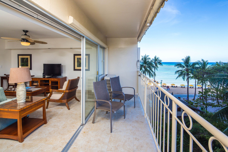 Others 5, Castle Waikīkī Shore, Honolulu
