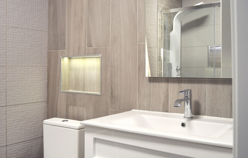 Bathroom 3, Grey Apartment by JC, Porto