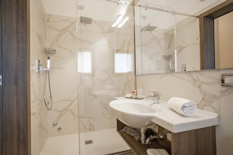 Bathroom 6